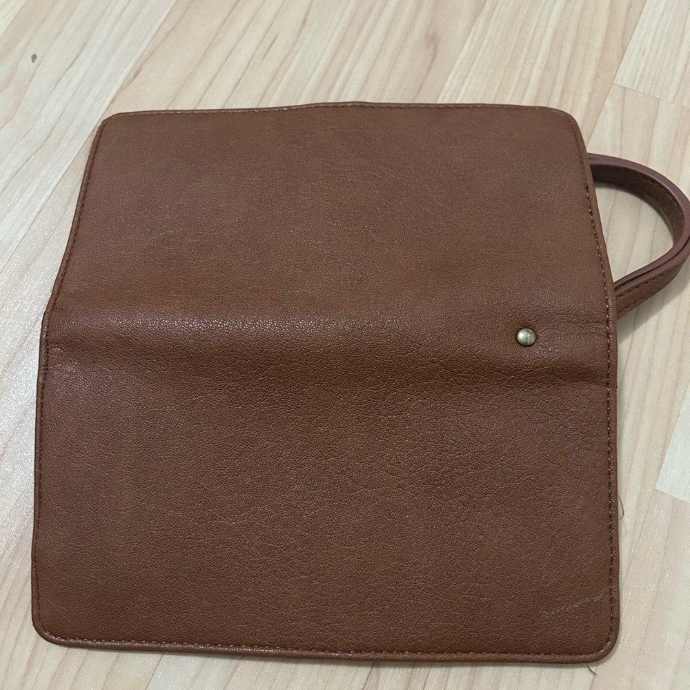 Slim Universal Threads Wallet